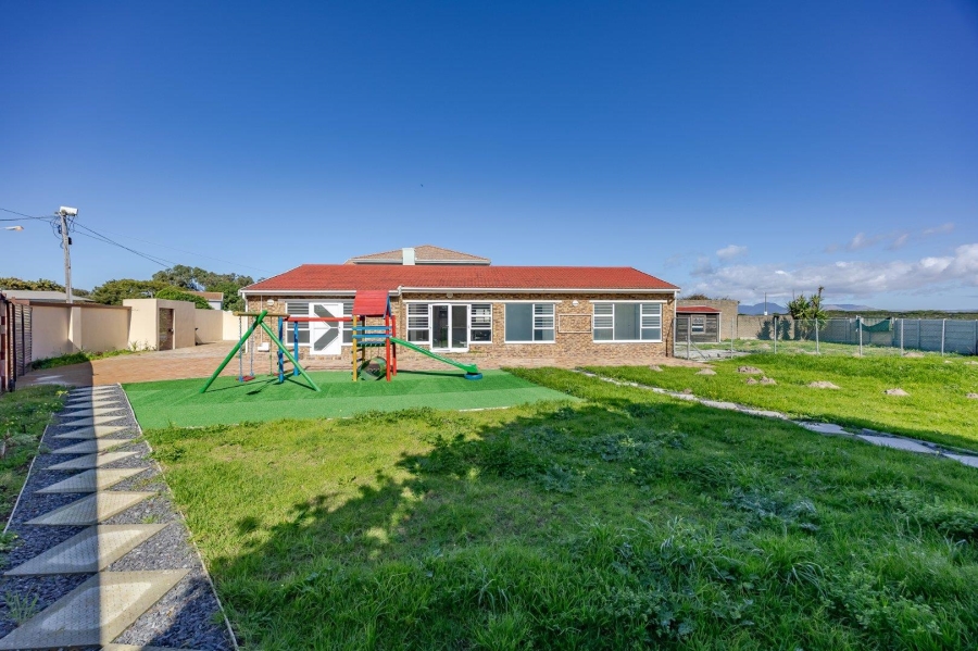 4 Bedroom Property for Sale in Zeekoevlei Western Cape